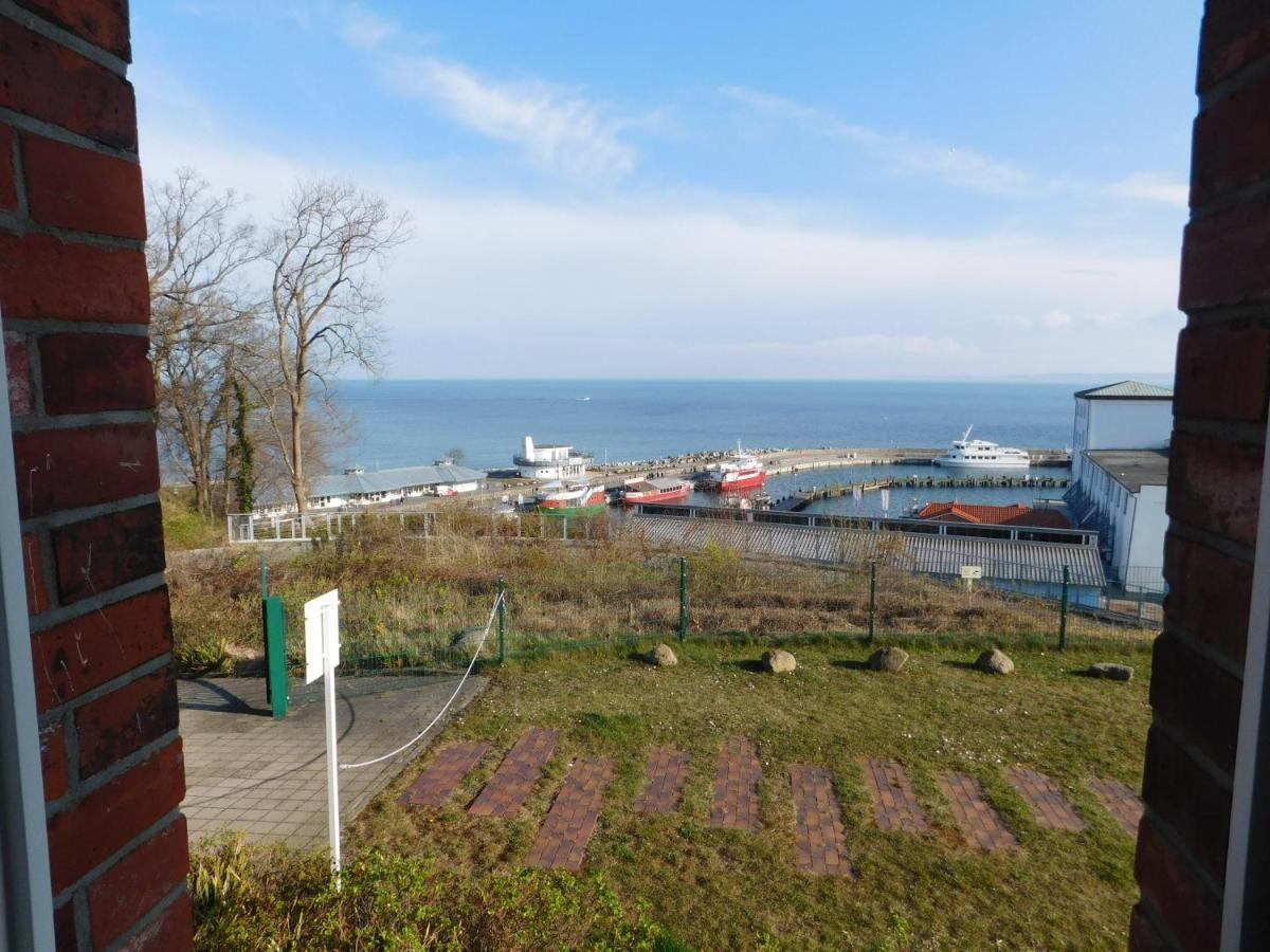 Seelotsenstation Sassnitz Mit Hafenblick By Unsere Urlaubszeit Exterior photo
