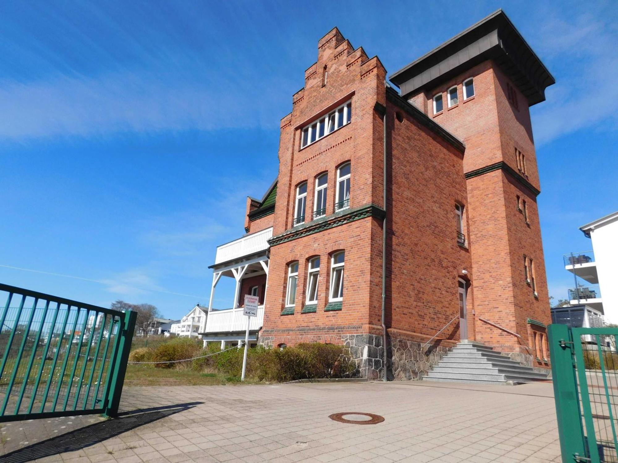Seelotsenstation Sassnitz Mit Hafenblick By Unsere Urlaubszeit Exterior photo